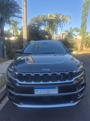 JEEP COMMANDER 2.0 HURRICANE 4 TURBO GASOLINA OVERLAND AT9